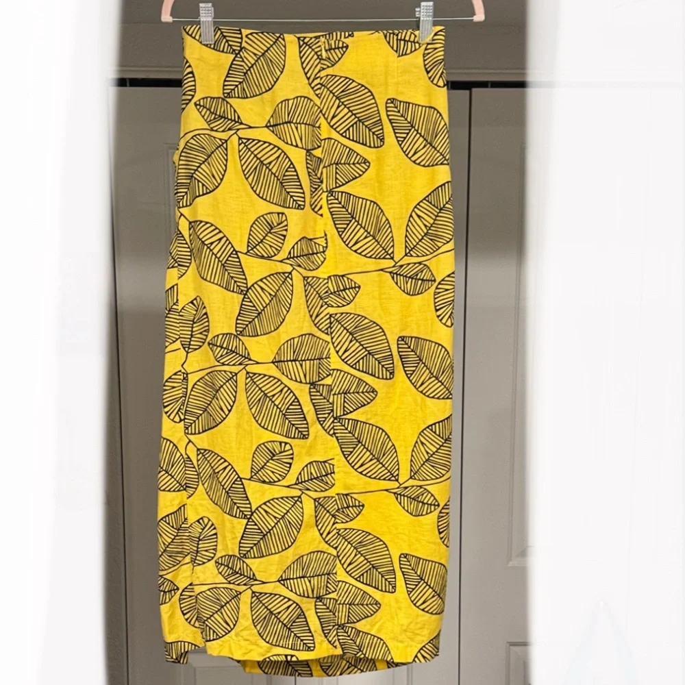 Zara Yellow Leaf Print Women's Skirt size Small